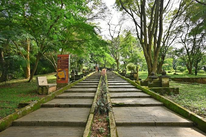 Taman & Pemandangan Bukit